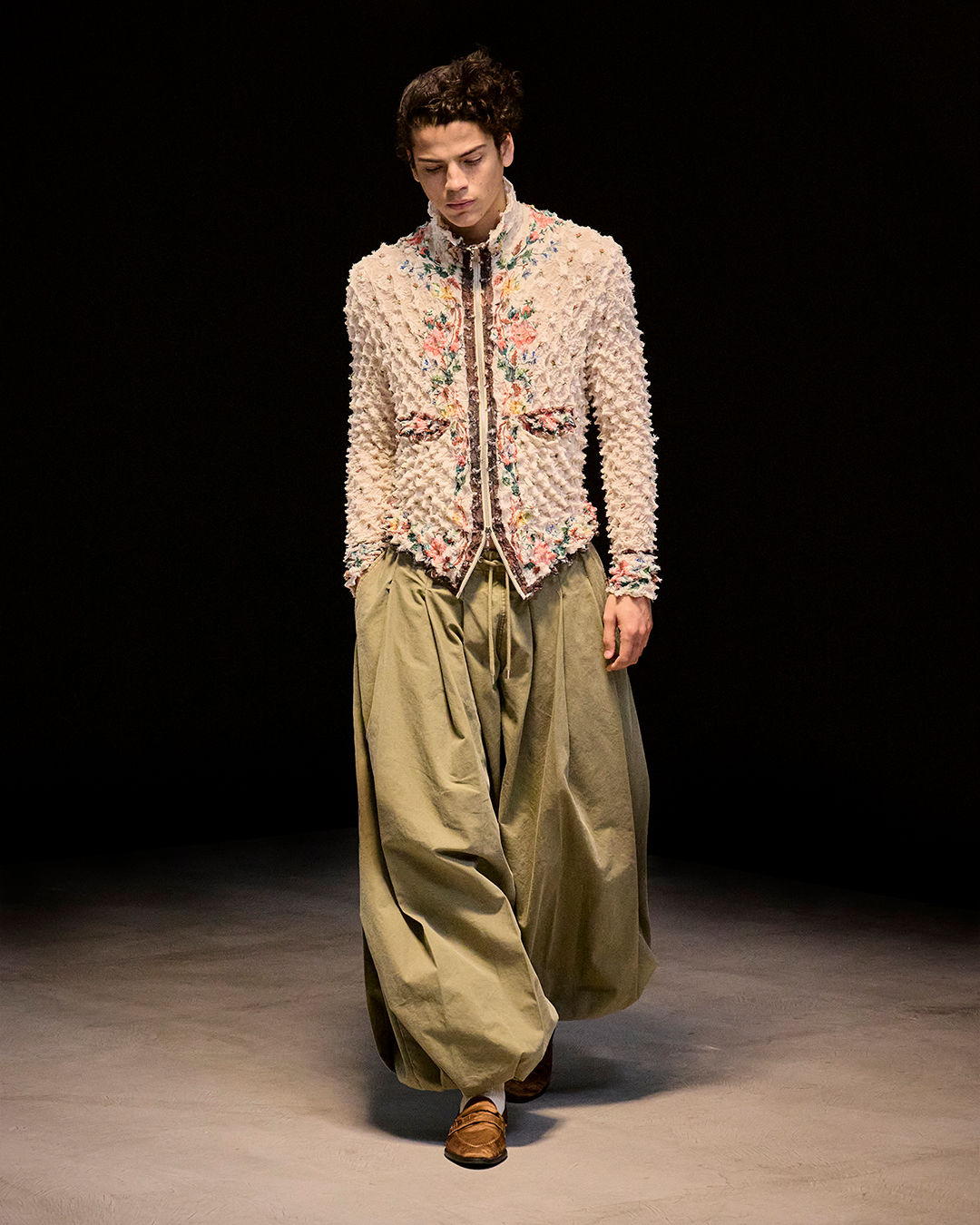 LOOK28