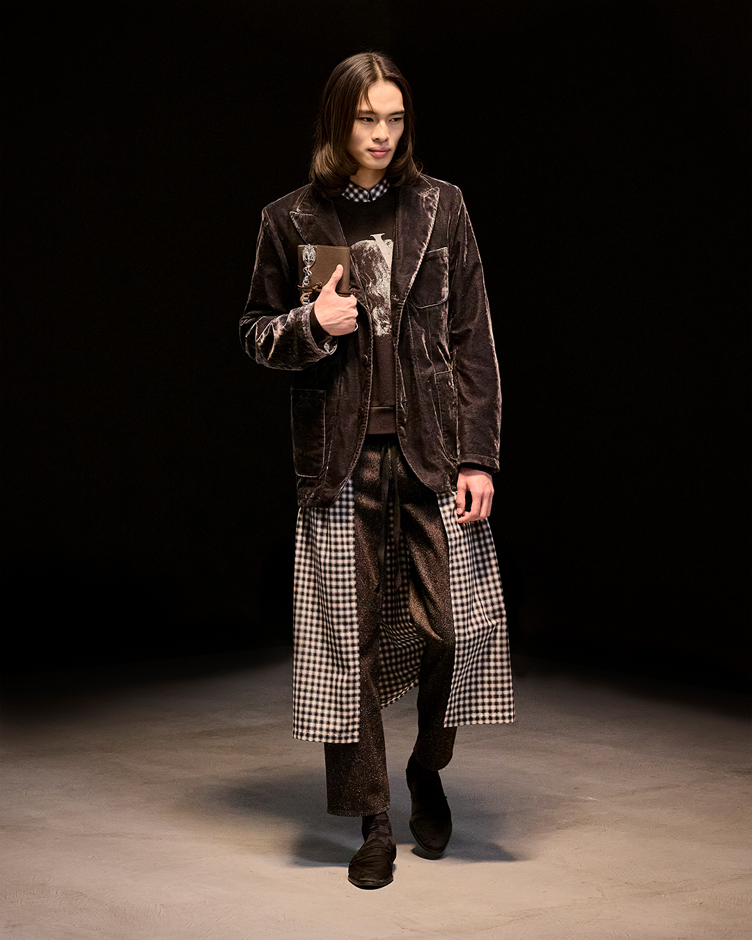 LOOK02