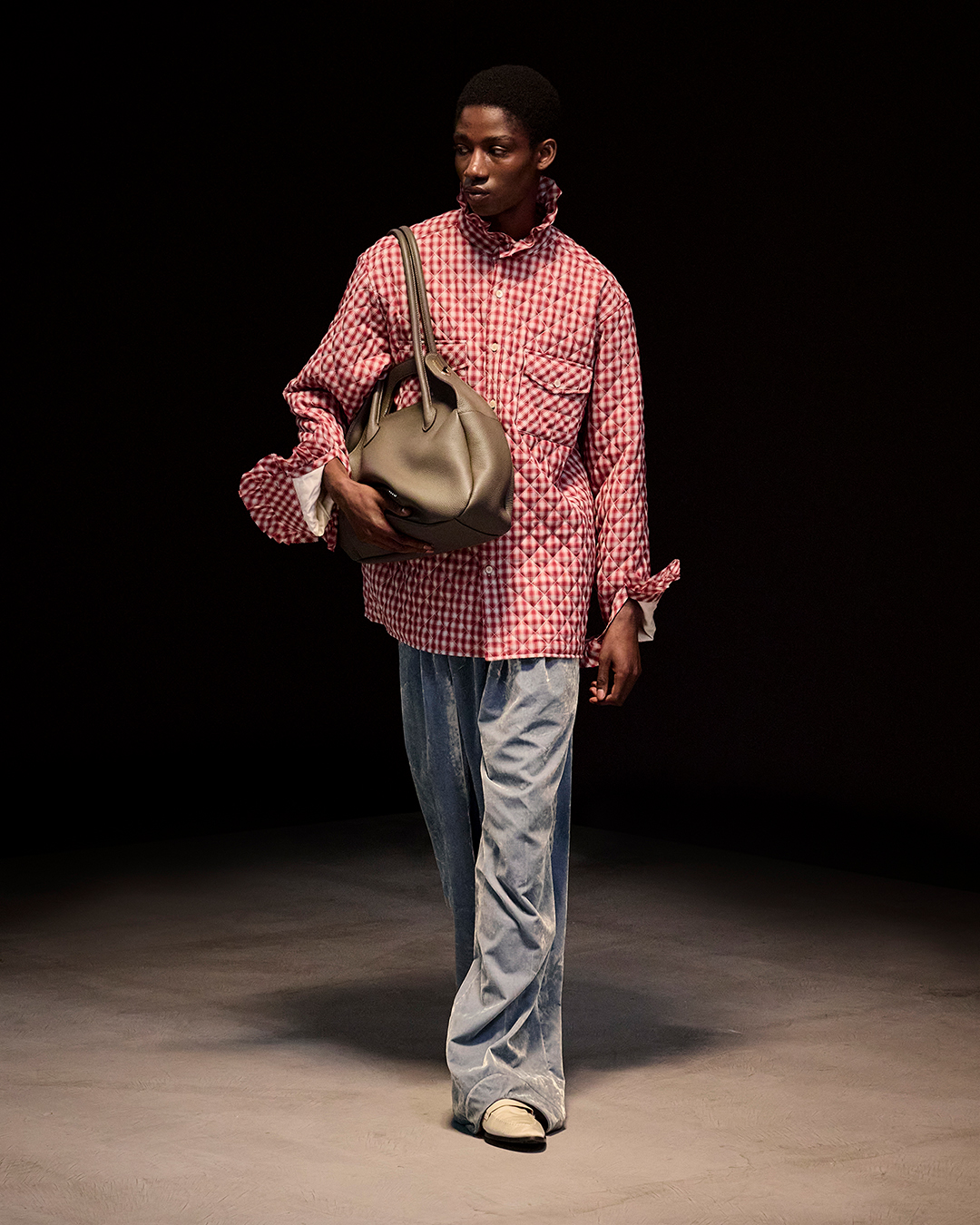 LOOK03