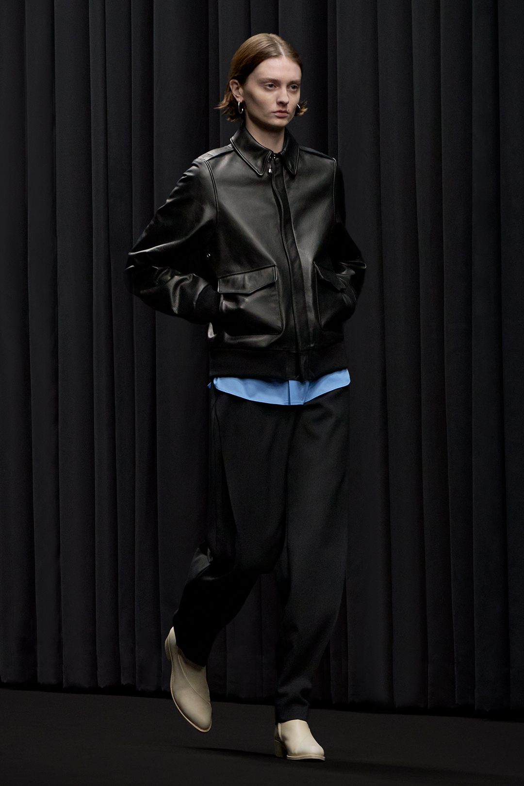 LOOK22