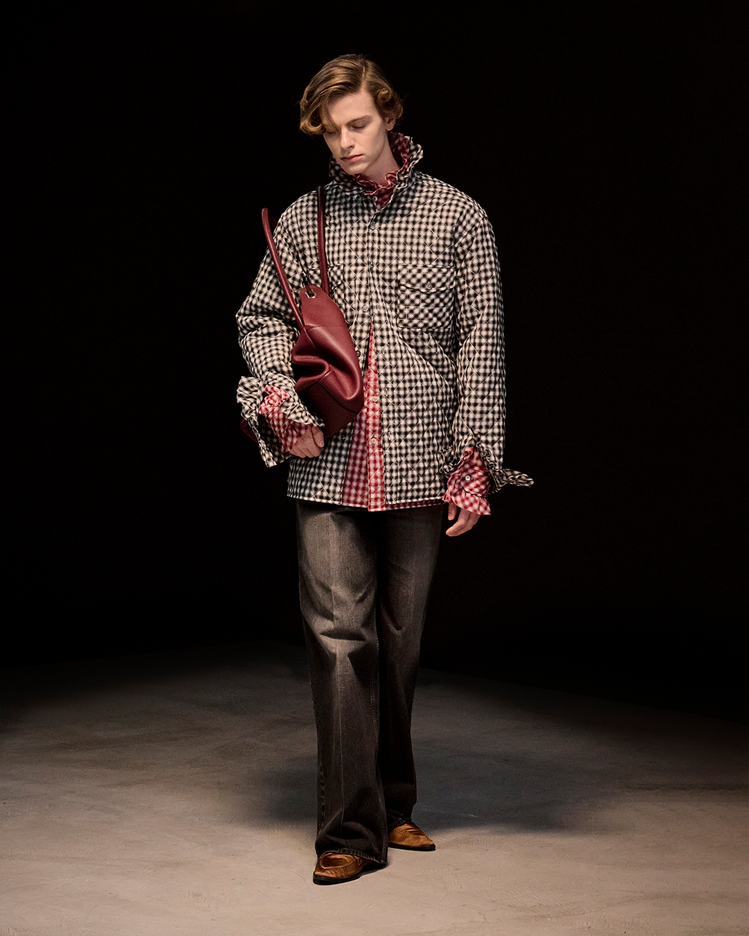 LOOK04