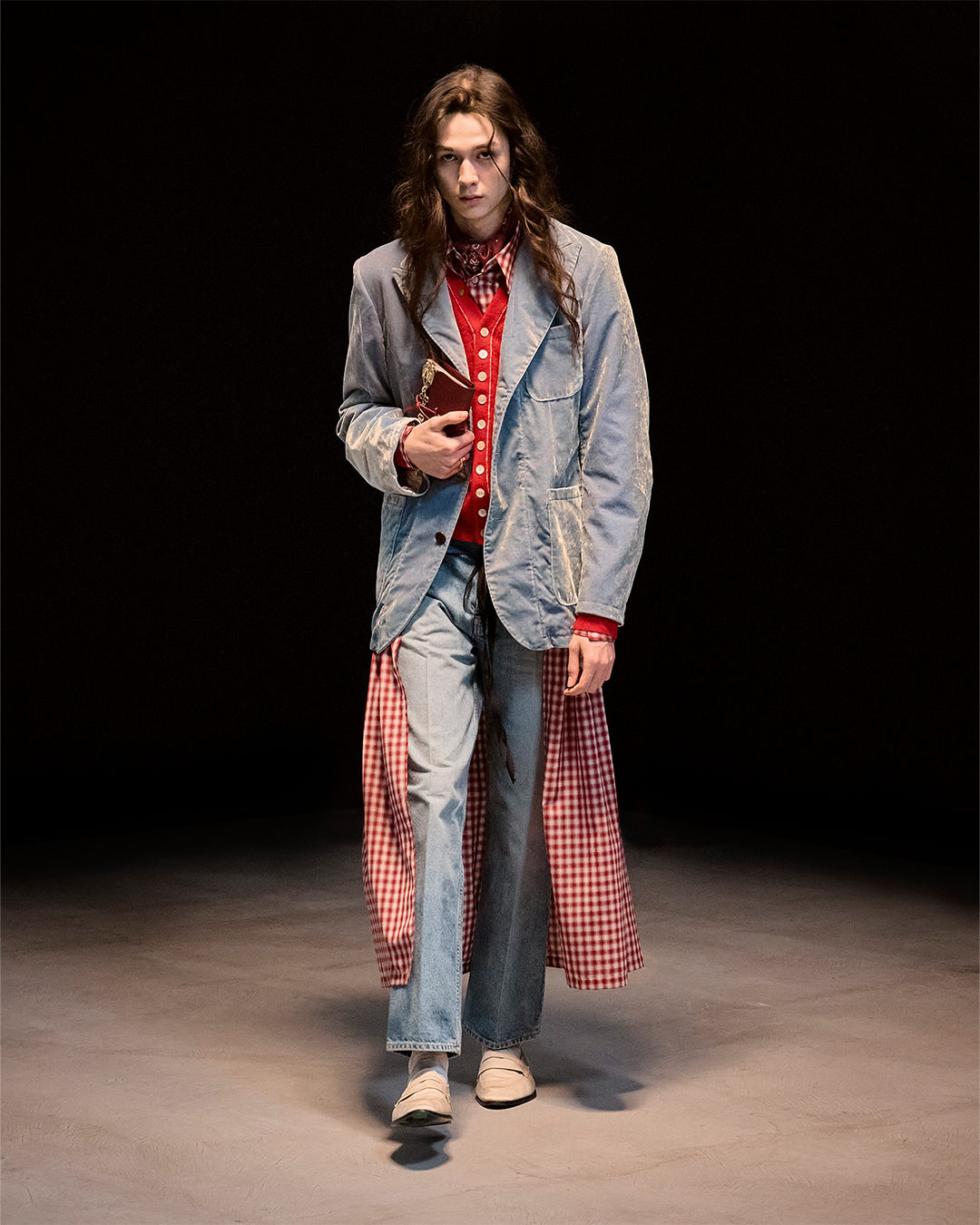 LOOK01